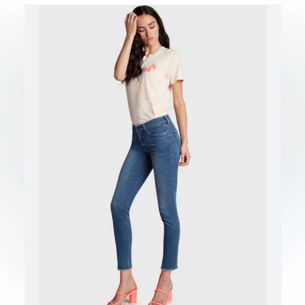 🌿🌻PRINCIPLE DENIM INNOVATORS ~ AMERICAN MADE BLUE JEANS!! SIZE 27 FRAYED HEM….